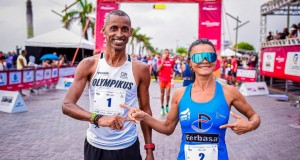Giovani dos Santos e Marily dos Santos vencem a Meia Maratona do Descobrimento 2024