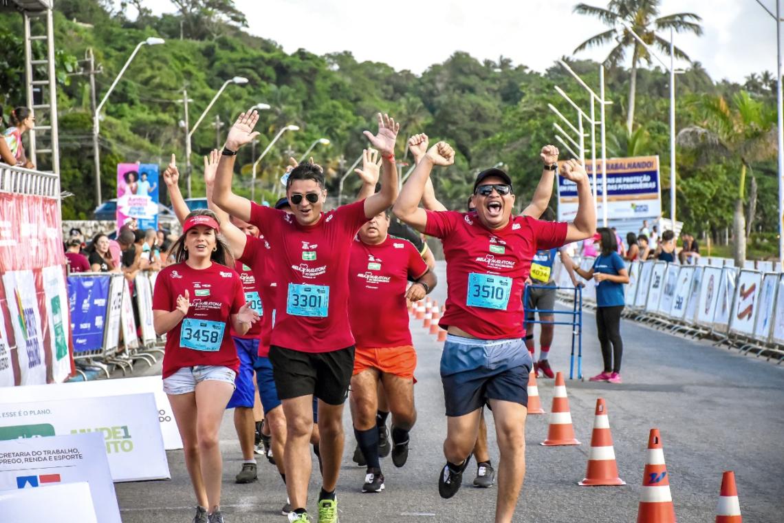 Cambuí Supermercados renova patrocínio oficial com a Meia Maratona do Descobrimento