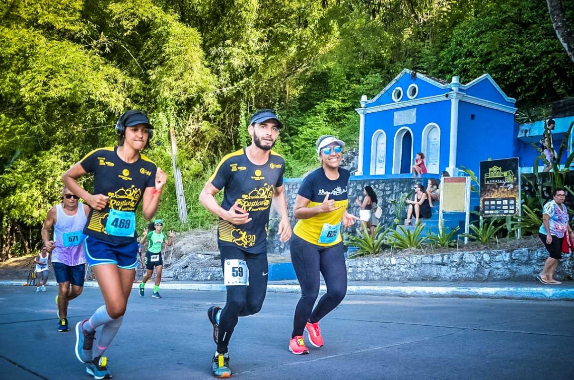 Corrida Rústica do Arraial d’Ajuda tem apoio da Prefeitura de Porto Seguro e oferece desconto para atletas da região. 